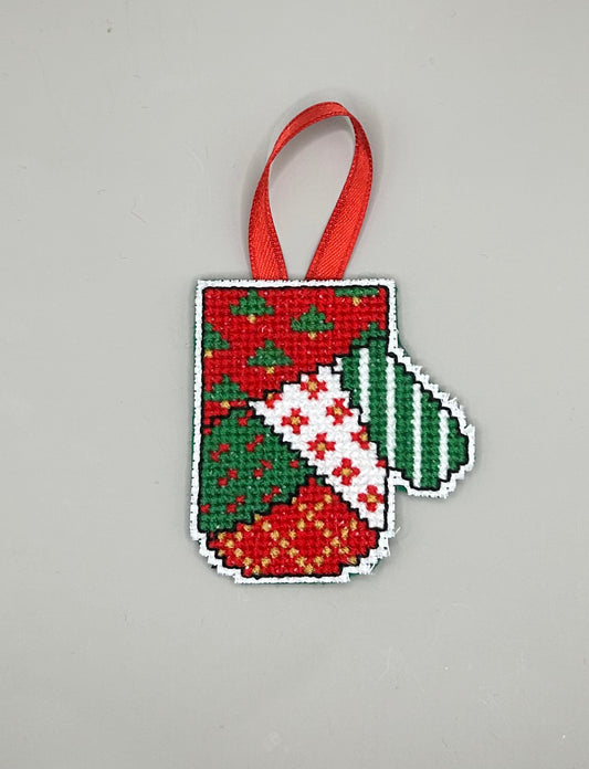 Mitten ornament (trimmed)